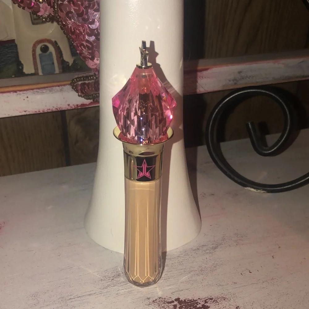 Jeffery Star Yellow Concealer new in box